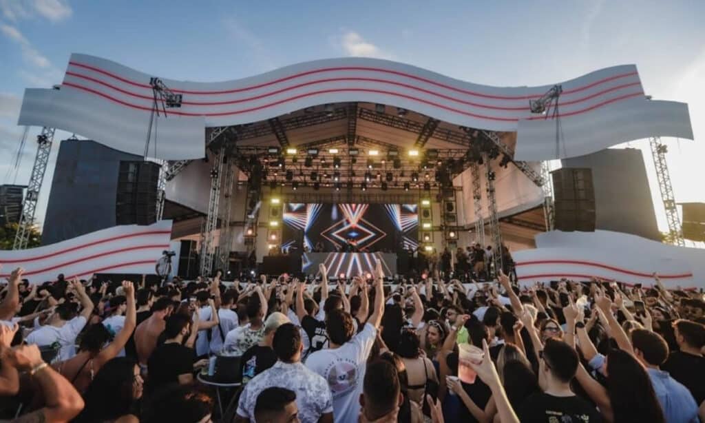 Réveillon Praia do Forte divulga line up completa e anuncia vendas para 